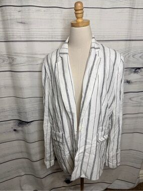 Evereve White Blazer with Black Pinstripes